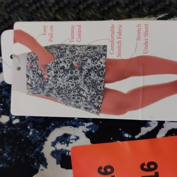 Tummy control Skirt - Picture 2 of 5